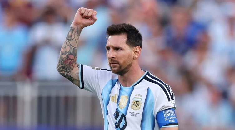 Xavi sobre Lionel Messi: “Es el Michael Jordan del futbol”