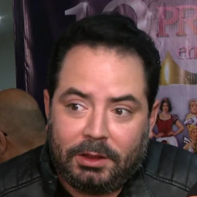 José Eduardo Derbez reacciona al testamento de su madre, Victoria Ruffo
