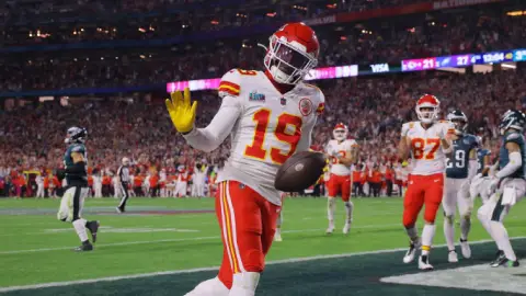 Kadarius Toney encuentra el pase de Mahomes y anota el SB para irse al frente en el SuperBowl