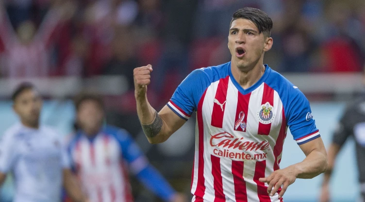 Alan Pulido le hizo un guiño a Chivas con su cambio en Facebook