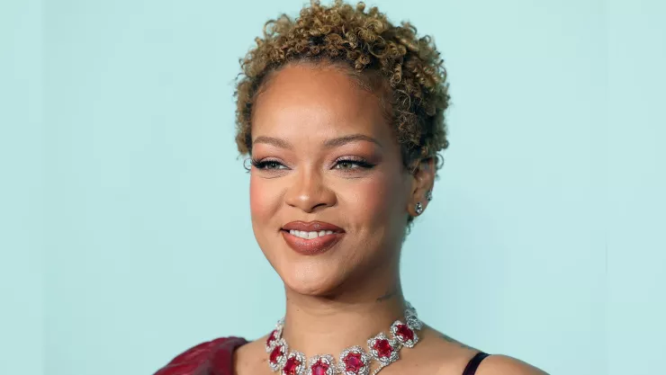 rihanna anuncia un nuevo disco