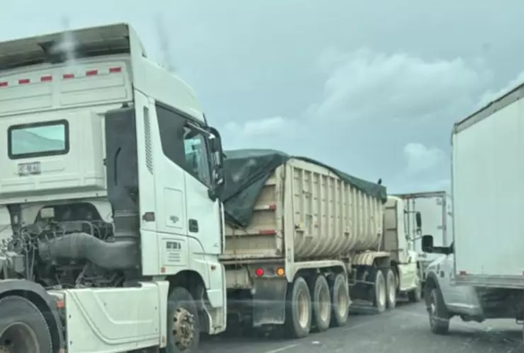 tráfico por accidentes en la carretera 57 en san josé iturbide hoy 27 de septiembre.jpg
