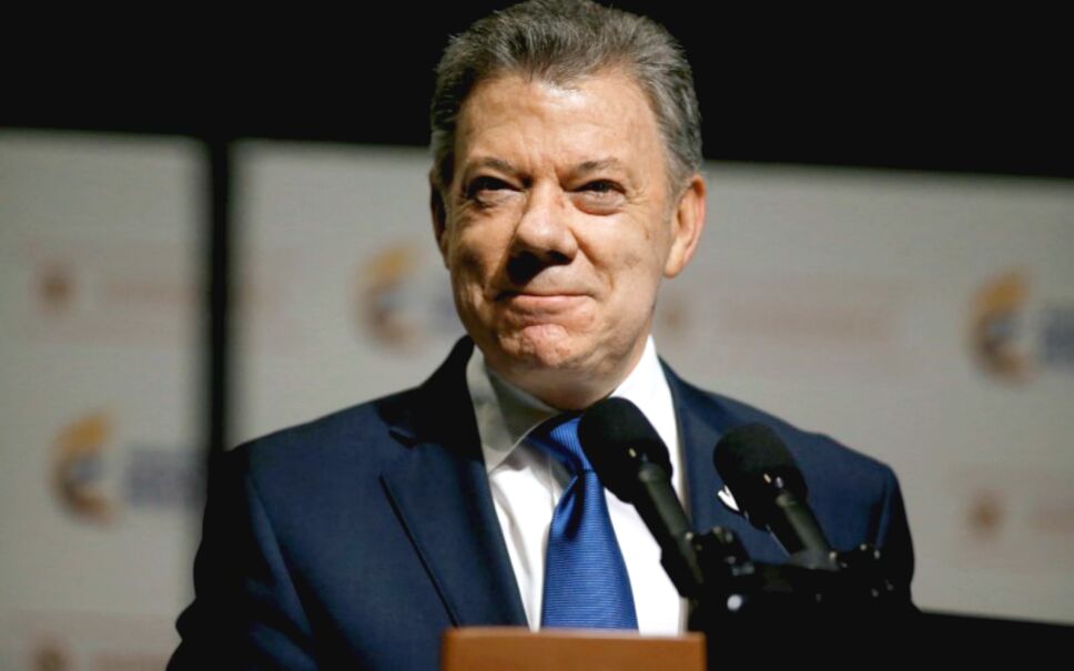 Juan Manuel Santos, el presidente de Colombia, fue reconocido con el Premio Nobel de la Paz por lograr un acuerdo histórico con las FARC.