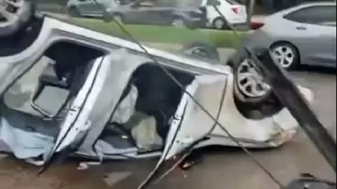 Accidente en Cancún HOY: Vuelca automóvil en la SM 223 y conductor con ocupantes se dan a la fuga