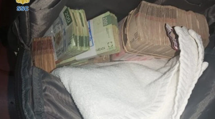 B00GCU DETENIDOS CON MILLÓN DE PESOS EN VALLEJO.jpeg