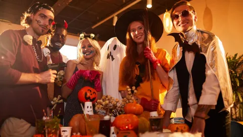 Los disfraces de Halloween también se vuelven fascinantes para algunas personas: la psicología tiene su propia explicación