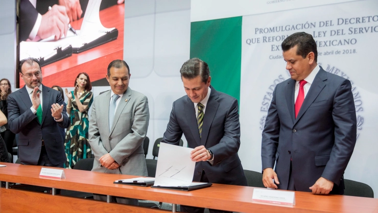 EPN promulga Ley de Servicio Exterior