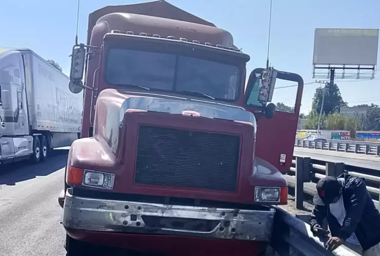 Aparatoso accidente provoca el cierre parcial de la autopista México-Puebla hoy