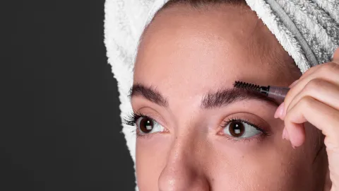 cejas asimétricas