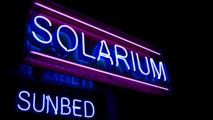 cama-bronceado-estados-unidos-hombre-muerto