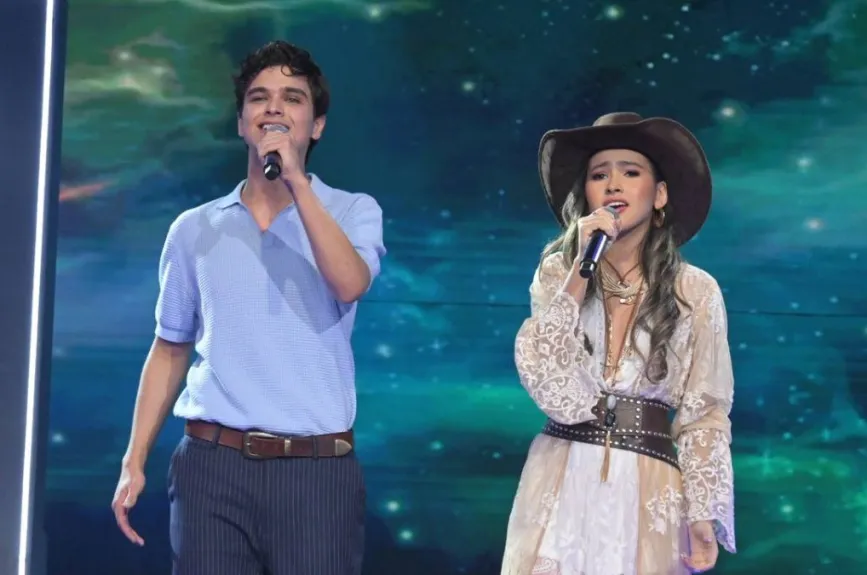 Julio Ávila y Vetzaida Salazar fue el último dueto de la noche e interpretaron la canción “Te besé”.