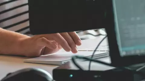 Así funciona el _pharming_, nueva estafa que ronda en Internet al dar un clic