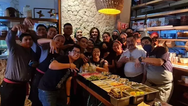 juanes comiendo meerida