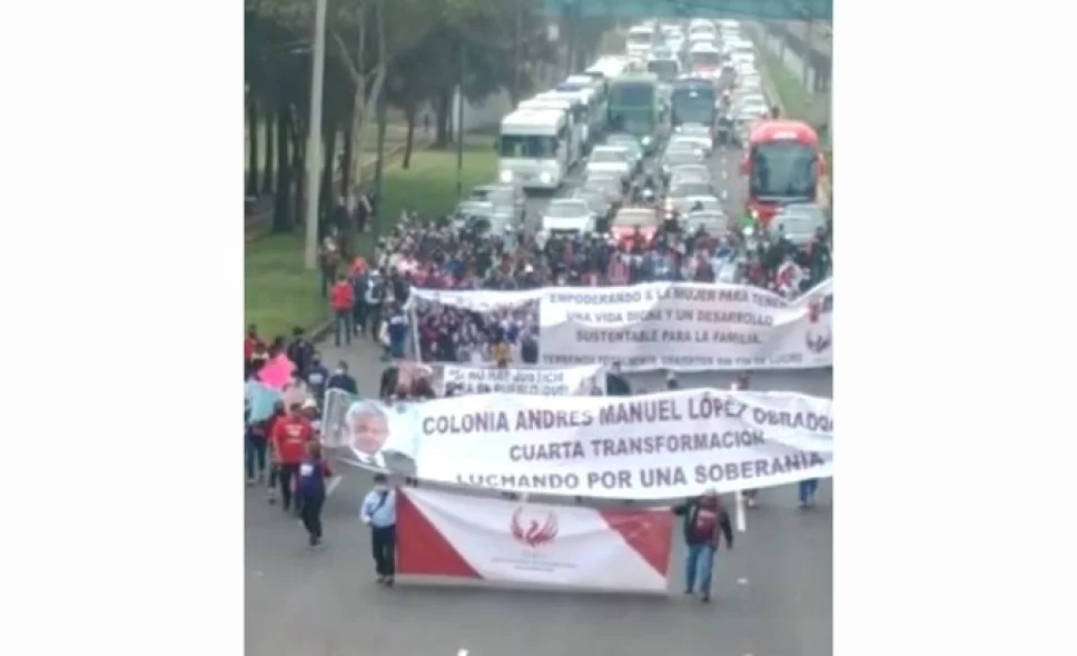 MANIFESTANTES-CALZADA-IGNACIO-ZARAGOZA.jpg