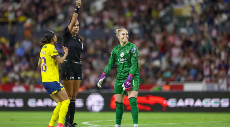Sandra Paños expulsada del Clásico Nacional