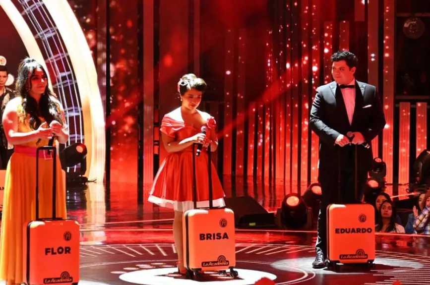 Para cerrar el Sexto Concierto de La Academia 2024, nuestro querido conductor Jaime Camil mencionó a los académicos más votados de la noche, quienes se han salvado de ser expulsados, quedando así Flor, Brisa y Eduardo Meza.
