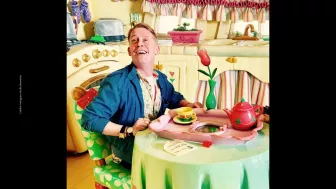 Macaulay Culkin TV Azteca_26.jpg