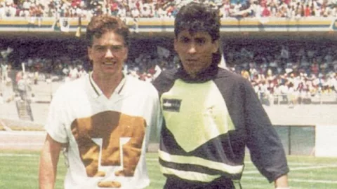 El “Brody” Jorge Campos y el “Doctor” Luis García, referentes históricos de los Pumas.
