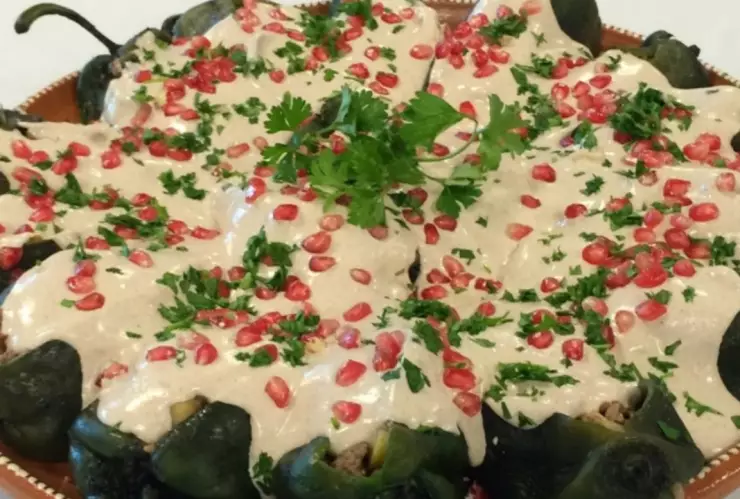 Chiles en Nogada estilo Chihuahua