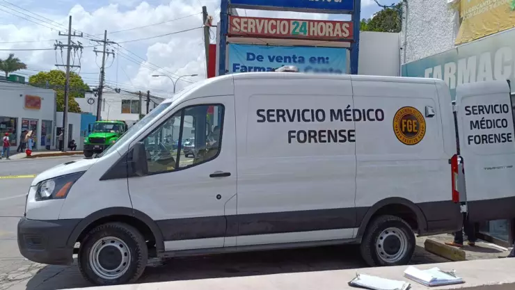 Hombre pierde la vida afuera de una farmacia en la Avenida Canek