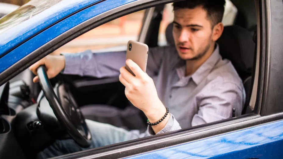 Aprueban emisión de licencias de conducir digitales en BC