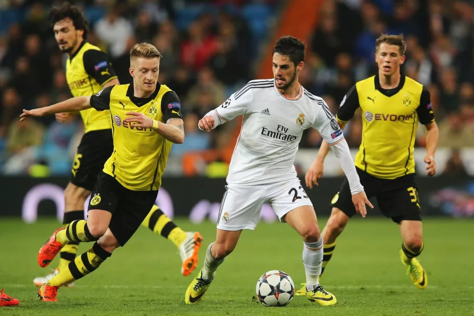 Marco Reus e Isco Alarcón en la Champions League de 2013.jpg