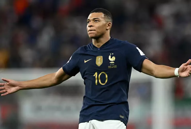 Kylian Mbbapé celebra su segundo tanto