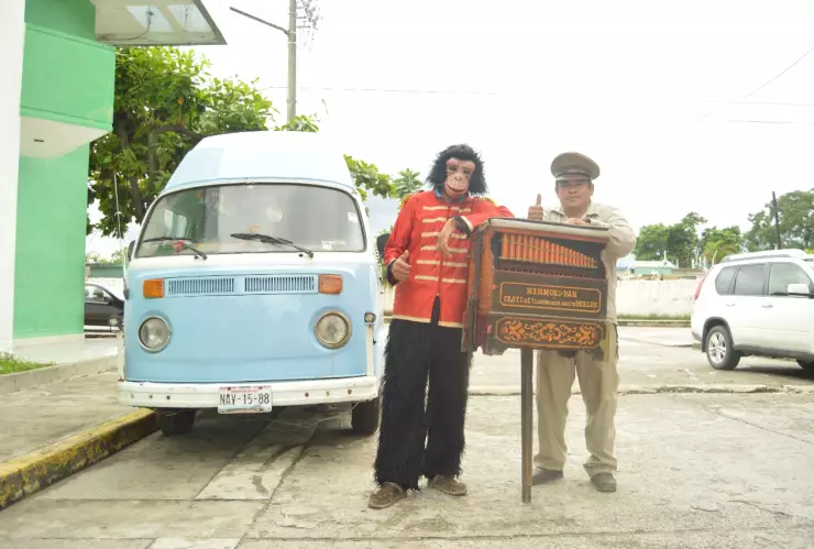 Organillero en Cancún, una tradición que llega al Caribe Mexicano