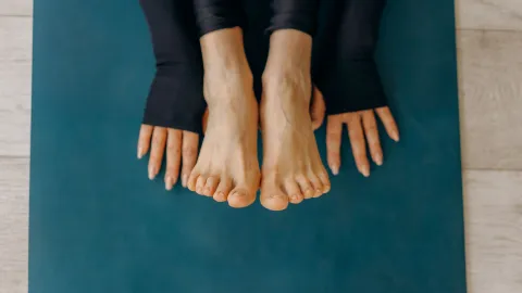 Los ejercicios de pies que te ayudan a liberar tu cuerpo de la tensión