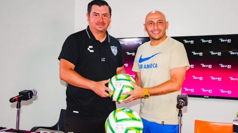 Juan Carlos Cacho y Ángel Villacampa en el Día de Medios de la Final Femenil.jpeg