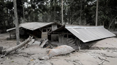 Muertos y heridos por erupción del volcán Semeru en Indonesia