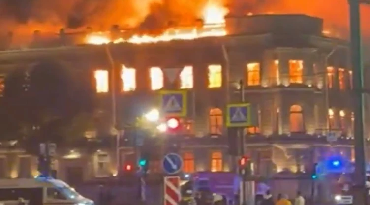 ¿Qué es la Mansión Miller_ El histórico edificio del centro de San Petersburgo que se incendió.jpg