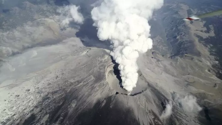 Ceniza del volcán Popocatépetl tiene nueva ruta