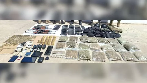 Aseguran arsenal y cámaras en domicilio de Culiacán