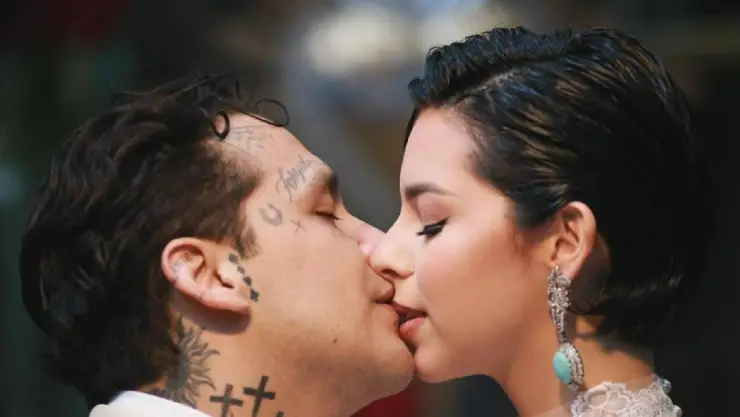 Ángela Aguilar controla a Christian Nodal y así es su relación