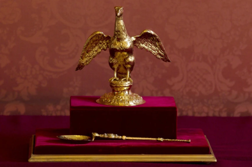 El bastón dorado de San Eduardo se llevó en las procesiones de coronación de los siglos XV y XVI.