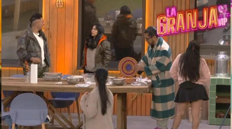 Kim Shantal exhibe a Eleazar Gómez en La Granja VIP y le dice incongruente.