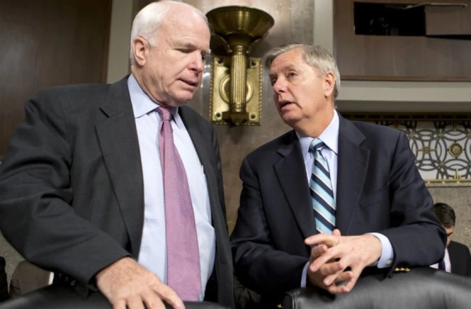 John McCain y Lindsey Graham prevén beneficioso para EUA legalizar a 11 millones de indocumentados