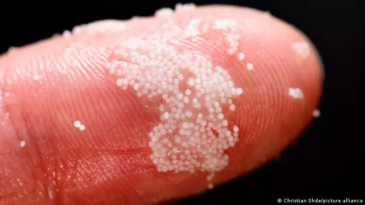 Por primera vez detectan microplásticos en sangre humana
