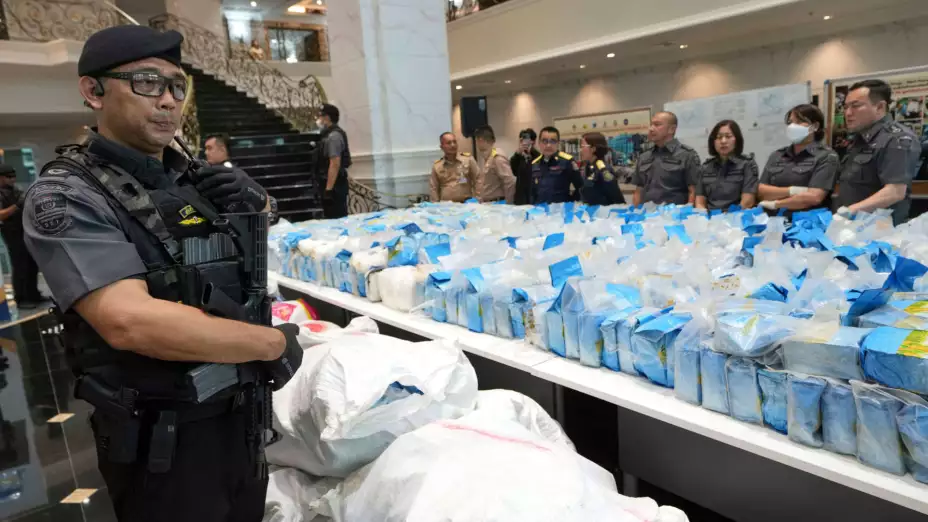 Metanfetamina cristal incautada en Bangkok, Tailandia.