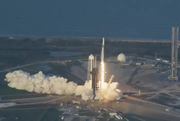 Despegue mision crew 10 rumbo a la EEI.jpg