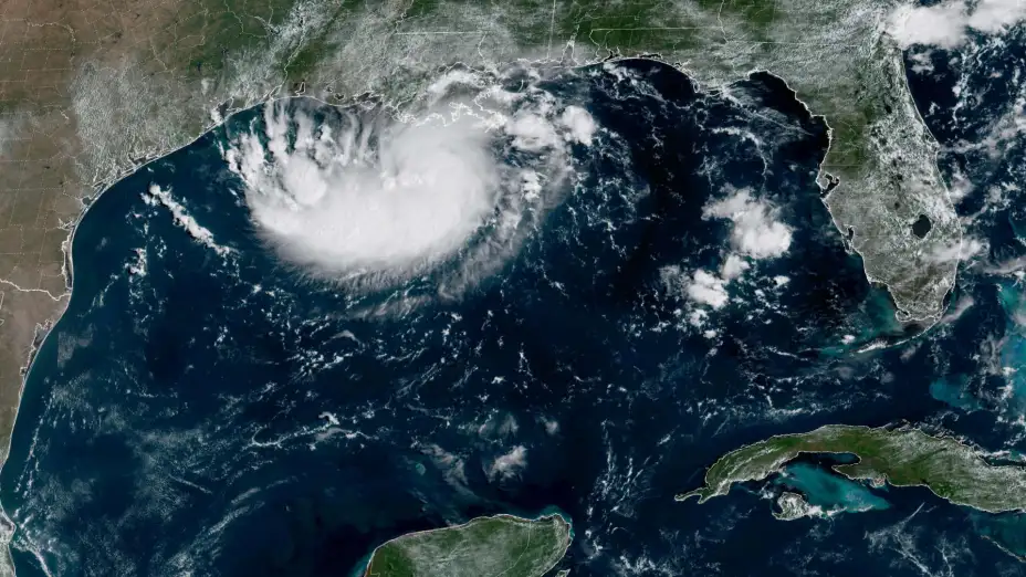 Tormenta tropical Edouard sobre el Golfo de México.