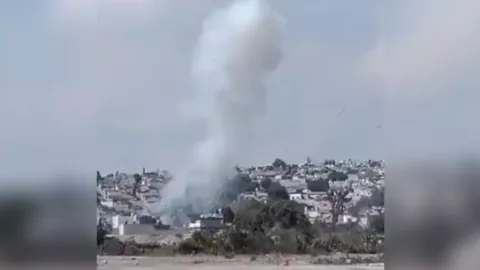 VIDEO: Captan fuerte explosión de polvorín en Tultepec; una niña resultó lesionada