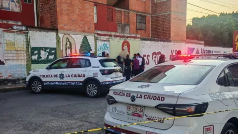 Abuelito se desvaneció y murió en plena calle en la Popular Coatepec, Puebla