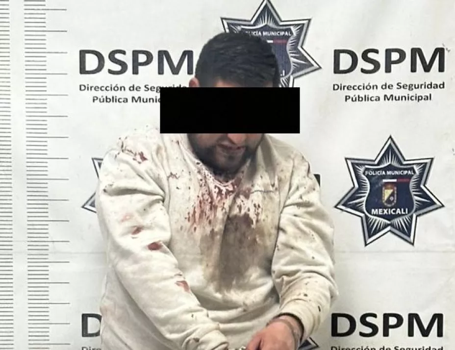 Ebrio provoca choque múltiple en Mexicali