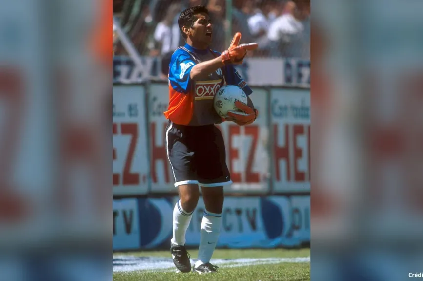 12 Jorge Campos equipos en su carrera.jpg