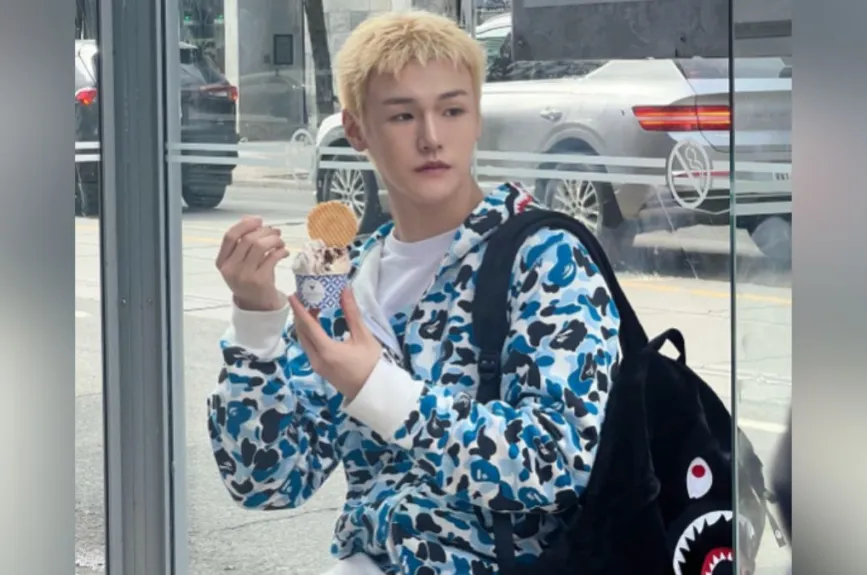La industria del K-pop, en particular, ha sido tradicionalmente reacia a abordar cuestiones de identidad sexual, debido a la presión de mantener una imagen perfecta y la influencia de grupos conservadores.
