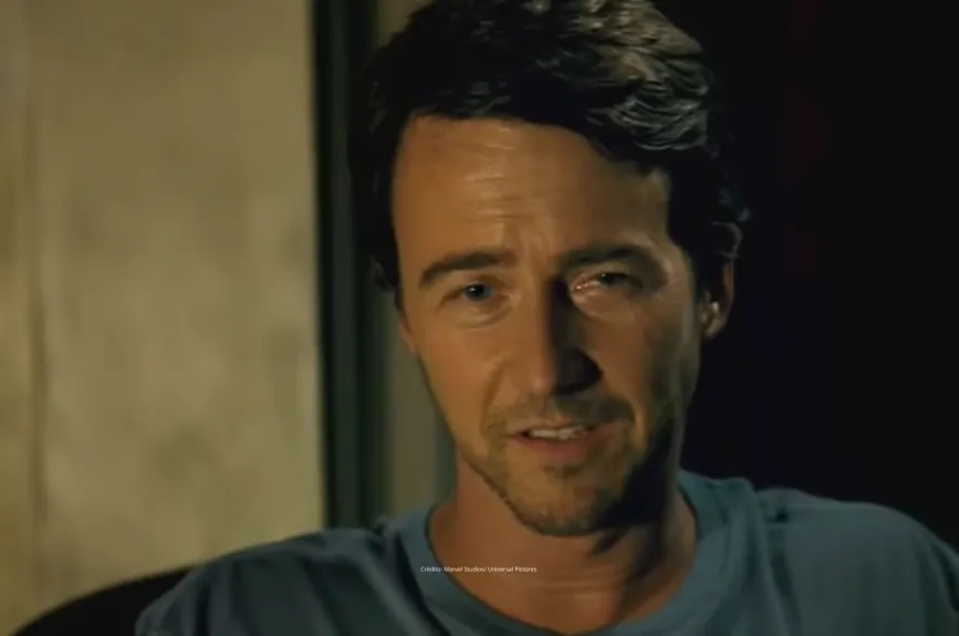 Edward Norton Hulk TV Azteca_26.jpg
