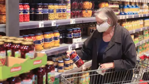 mujer supermercado covid 19 .jpg