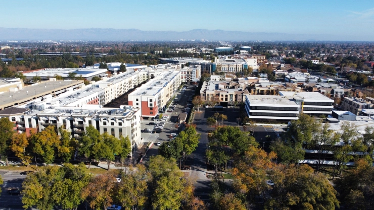 la bonita ciudad de Cupertino en California.
